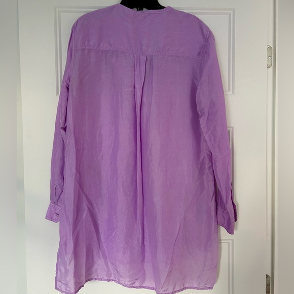 Neiman Marcus 100% silk blouse 💜 - Picture 5 of 5